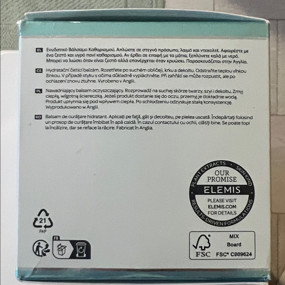 Elemis Pro-Collagen Cleansing Balm - Picture 10 of 15